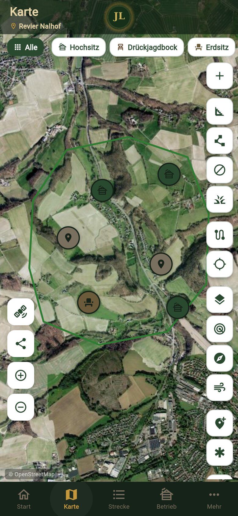 Jagdlog Revierkarte: Satellitenansicht mit Reviergrenze, Hochsitzen und Ansitzeinrichtungen